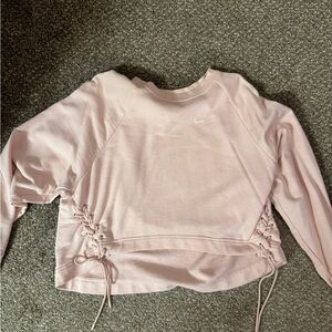 Nike cropped crew neck (M)